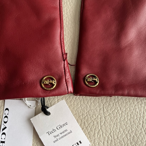 NWT - Coach Women’s Sheep Skin Wool Lined Leather Tech Gloves - Size 6.5 - Picture 2 of 7